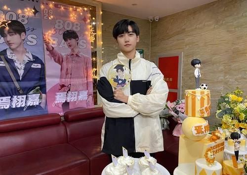  萧山|R1SE家境揭秘，萧山阔少何洛洛，茶庄少主焉栩嘉，而他最富有