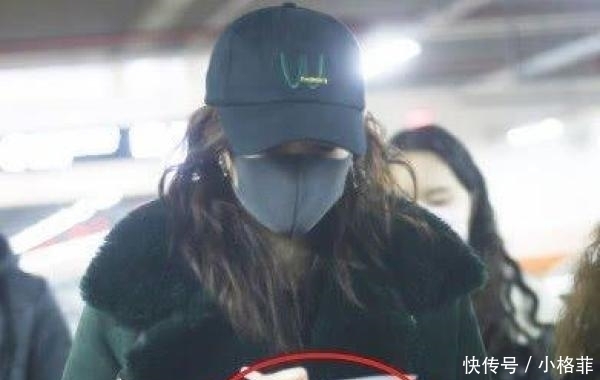 粉丝|关晓彤机场被喊“鹿嫂”,她下意识说3个字,网友这狗粮我吃了