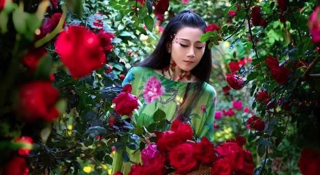 告别|告别恋爱脑和假脸姐妹,岚岚子活出她想要的人生了吗?