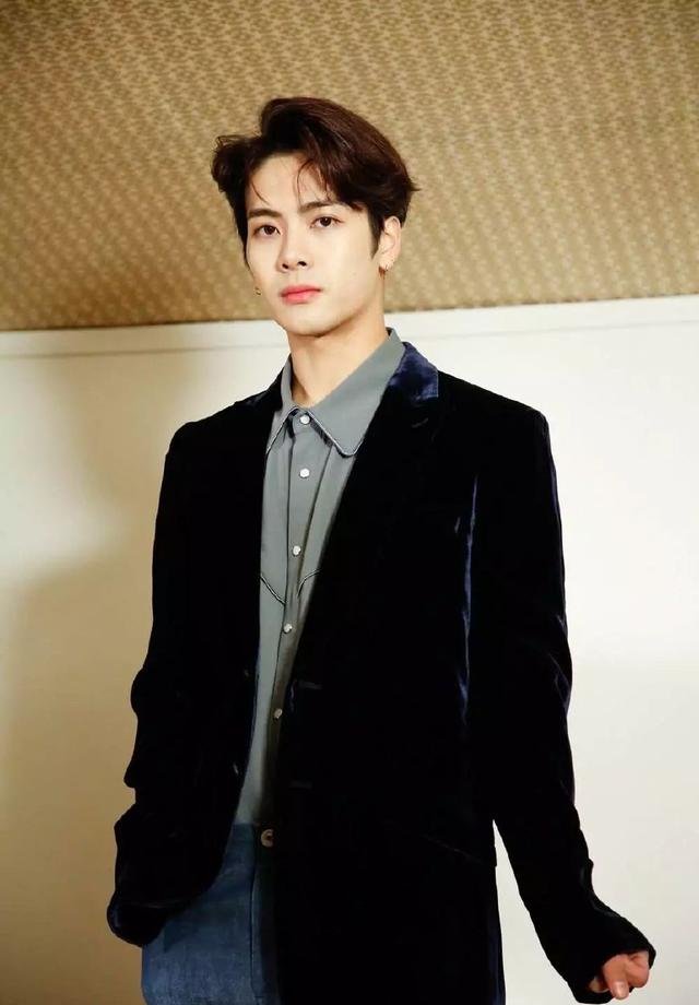  王嘉尔|优质男王嘉尔：能在娱乐圈里这么火都是有道理的