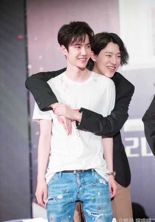  工作室|王一博生日当天开个人工作室？杜华祝福王一博，却草草应付曹承衍