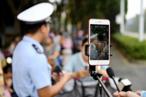 驾乘|超76万人围观！在宿迁，驾乘电动自行车时要注意了，别一不小心就成了“网红”…
