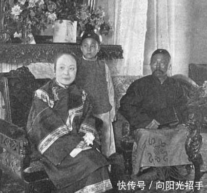 总价值|姨妈去世后, 他打开地窖发现60000多件国宝, 总价值8000亿, 全上交国家