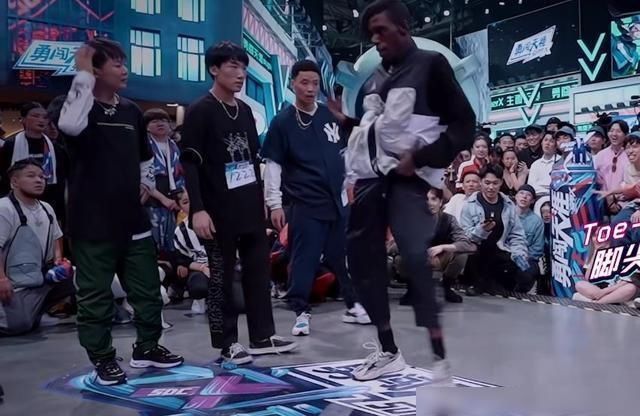 超越|《街舞3》口碑超越前两季,一个BUG和一个伏笔,让人疯狂