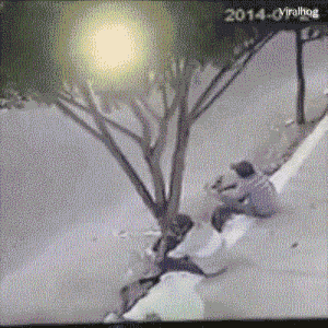  当场|生活中38个最危险的瞬间，离当场去世就差那么0.01秒