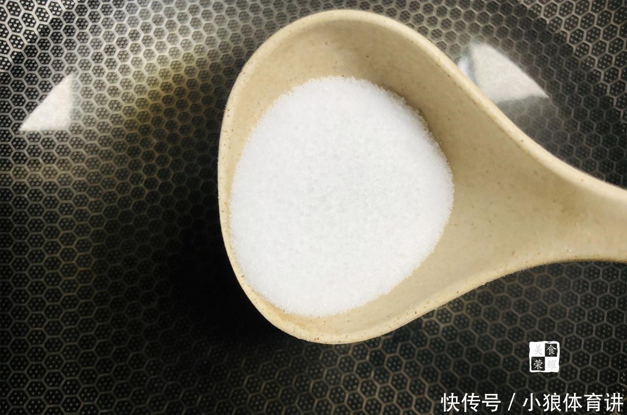 自制|在家自制咸酸菜,酸脆可口,做法简单易上手,趁秋天干燥多做一些