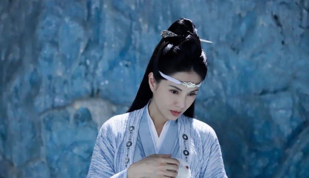  高光|福布斯中国专访李若彤：美不设限，女人的高光时刻不该被年龄定义