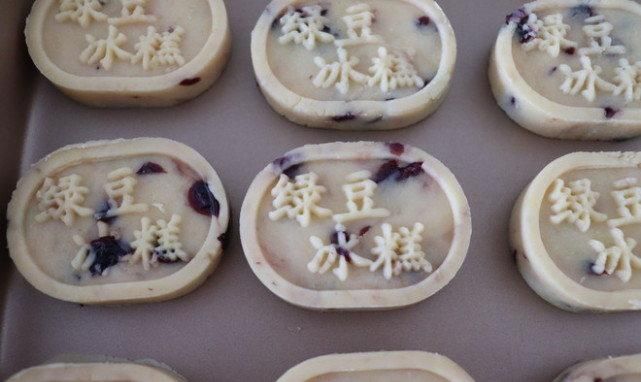  蜂蜜|1把绿豆，2勺蜂蜜，教你自制绿豆糕，少油低糖，清爽解暑不甜腻