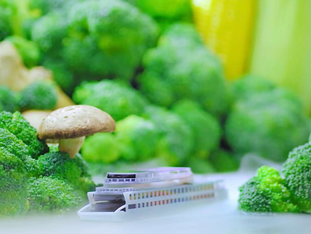  合照|《中餐厅》杀青，赵丽颖造型引关注，刘宇宁为领奖缺席大合照？