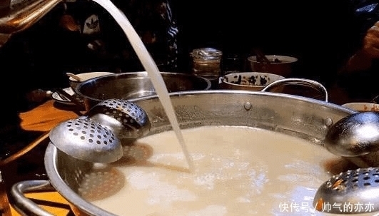 吃火锅|吃火锅时,服务员问“要不要加汤”,这是一个暗语,你知道吗?