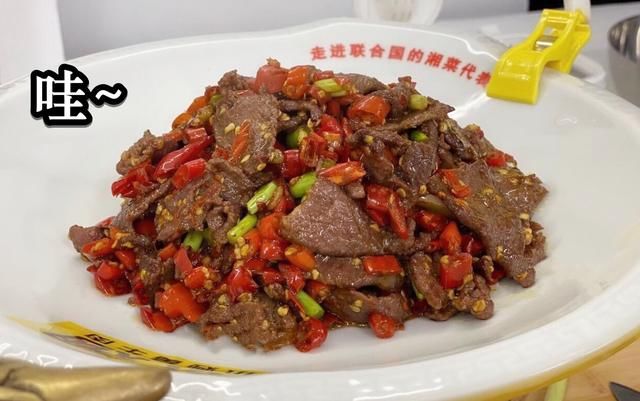  赵丽颖|《中餐厅4》赵丽颖做菜，厨艺飞快见长，摆脱“酱油控”