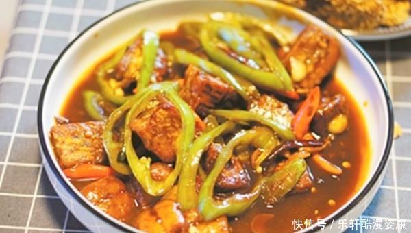 脑洞|月饼吃不完都给扔了网友只要脑洞打的开,就没有吃不完的月饼