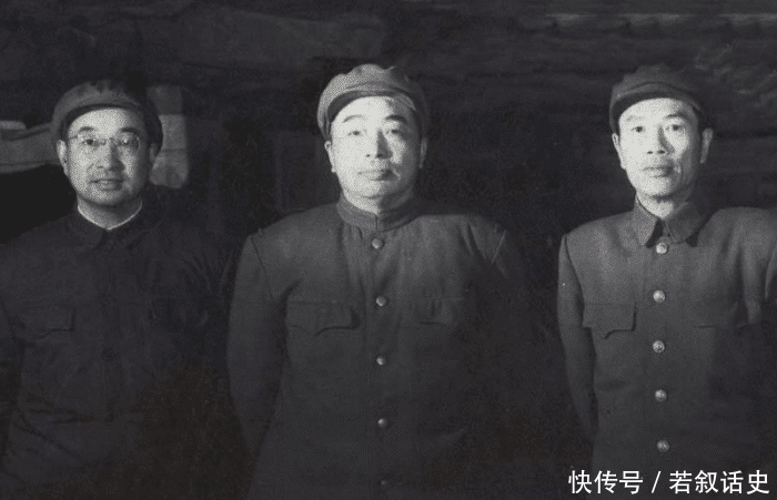 武元甲|开国中将邓逸凡回忆：是什么让武元甲对陈赓叹服不已？