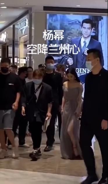  阻止|尴尬2.0！刘诗诗活动被错叫成刘亦菲，周围还爆发哄笑无人阻止