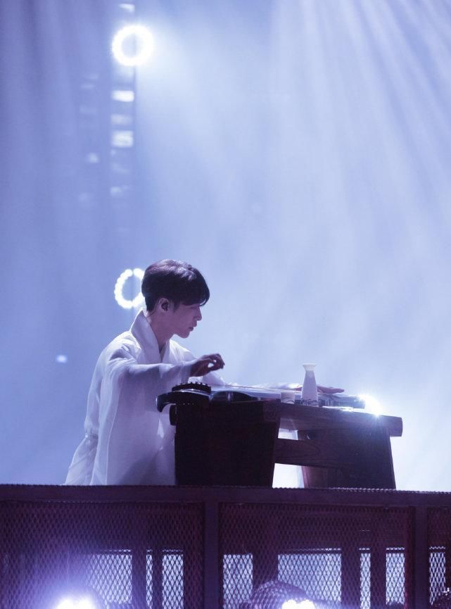  实力|张艺兴的绵羊锤太厉害了！隔着屏幕都感觉到了力量，帅炸了！