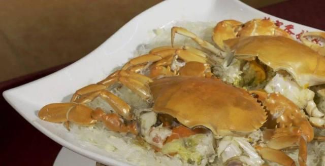 膏蟹|8月这些海鲜正当季!简单用蒜蓉蒸,只需3步,几分钟就能吃!