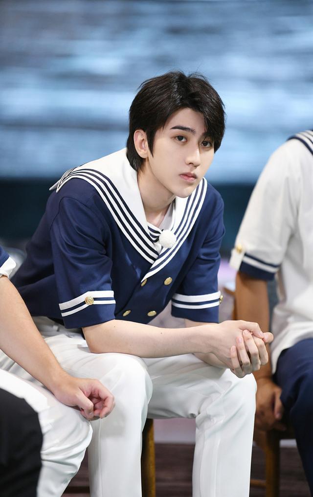 攻击|《奔跑吧》温情收官,蔡徐坤不懂得怜香惜玉,接连攻击吴宣仪