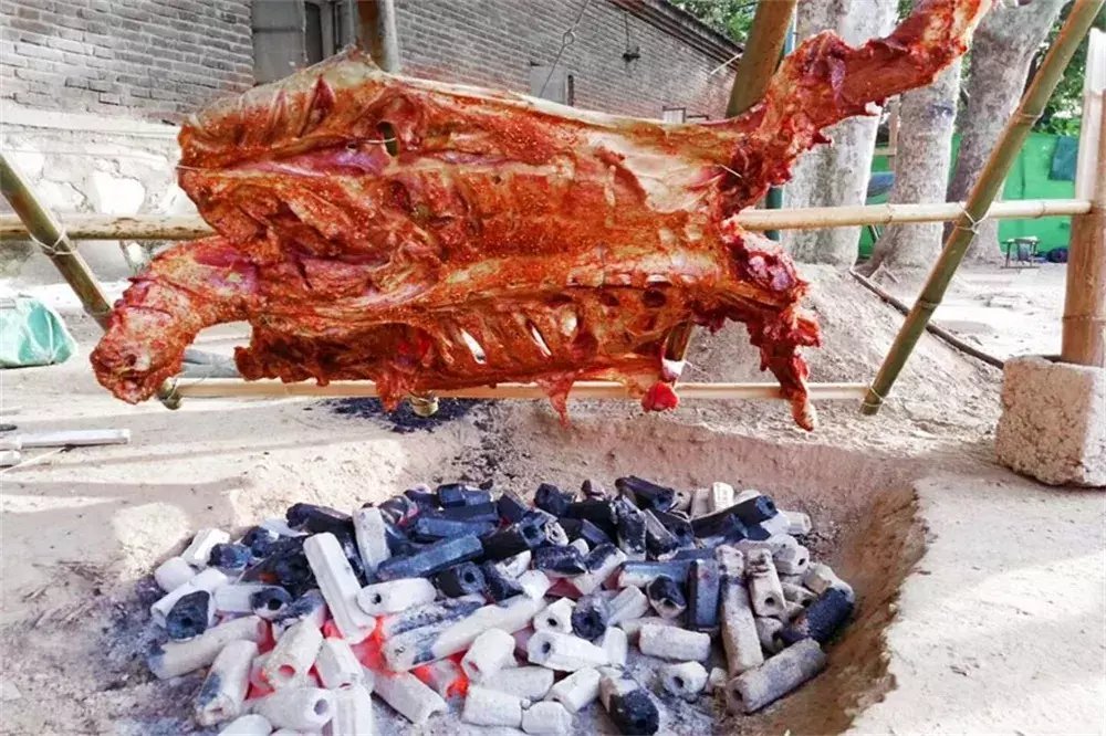 羡慕|解放军野外驻训伙食怎么样?小龙虾、烤全羊随便造!能羡慕死印军