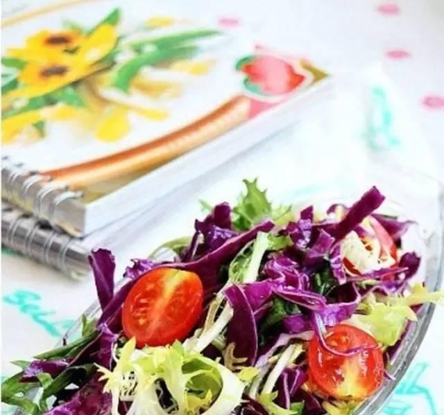 美食|精选美食:黑芝麻粥、低脂蔬菜沙拉、西红柿土豆牛肉、粉丝水煎包