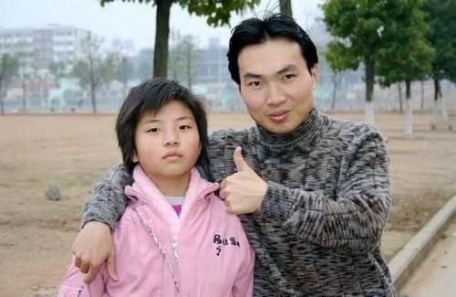 大学|他5年才读完高中，带着妹妹上大学，17年前感动中国现在怎样了