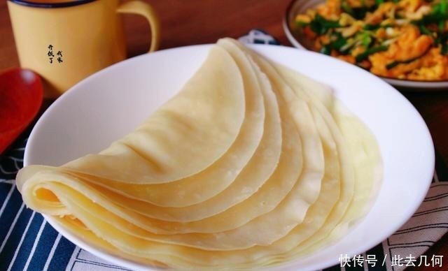 春饼|这饼一锅可出16张,比纸还透亮,柔软筋道,卷啥都好吃,简单易学