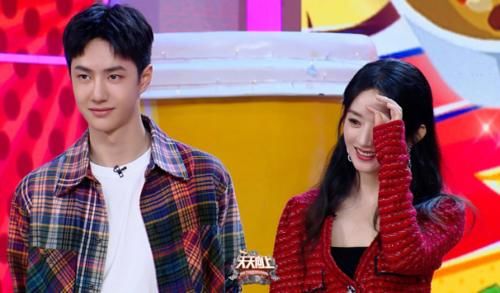  赵丽颖|赵丽颖被问参加《中餐厅》的原因，第一句被打断，赵小刀被补刀了