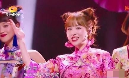  扇子|浪姐三公表演舞台，金莎扇子两次掉落，下台后崩溃大哭