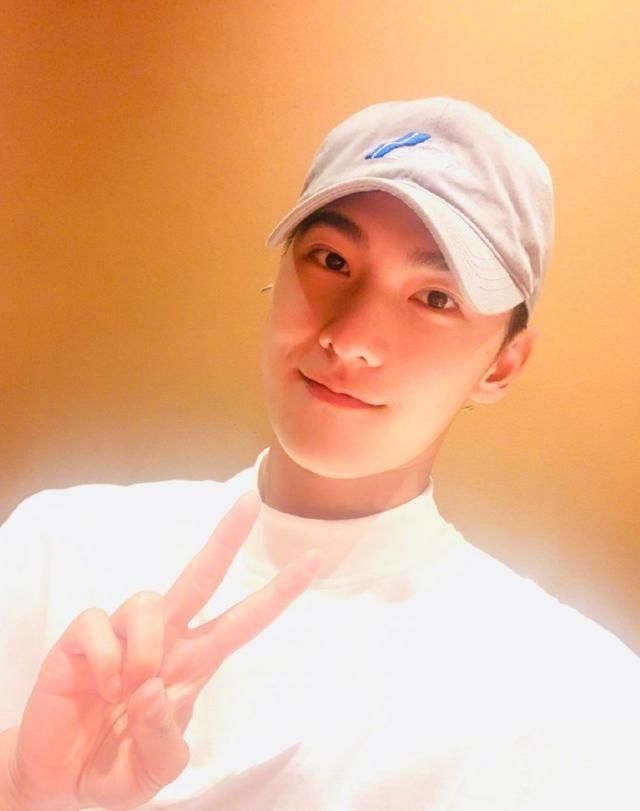  时隔|时隔五年终于迎来杨洋最新综艺，男神颜值衣品都在线，越来越迷人