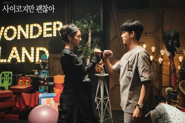 金秀贤|金秀贤 8 块腹肌手感怎么样?只有她知道