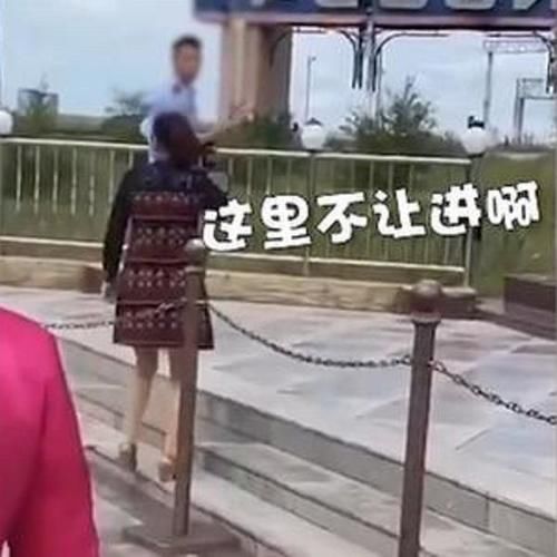 民警|民警禁止游客拍照,却让母亲跨界合影,直言:这是我妈!