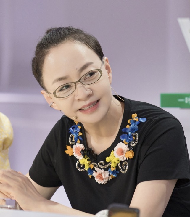  宋丹丹|叫“宋丹丹”显得生疏，叫“丹丹”不太尊重，华晨宇的叫法很圈粉