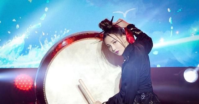  阿朵|网投七人成团，各家粉丝纷纷集资，阿朵、黄龄等人纷纷阻止