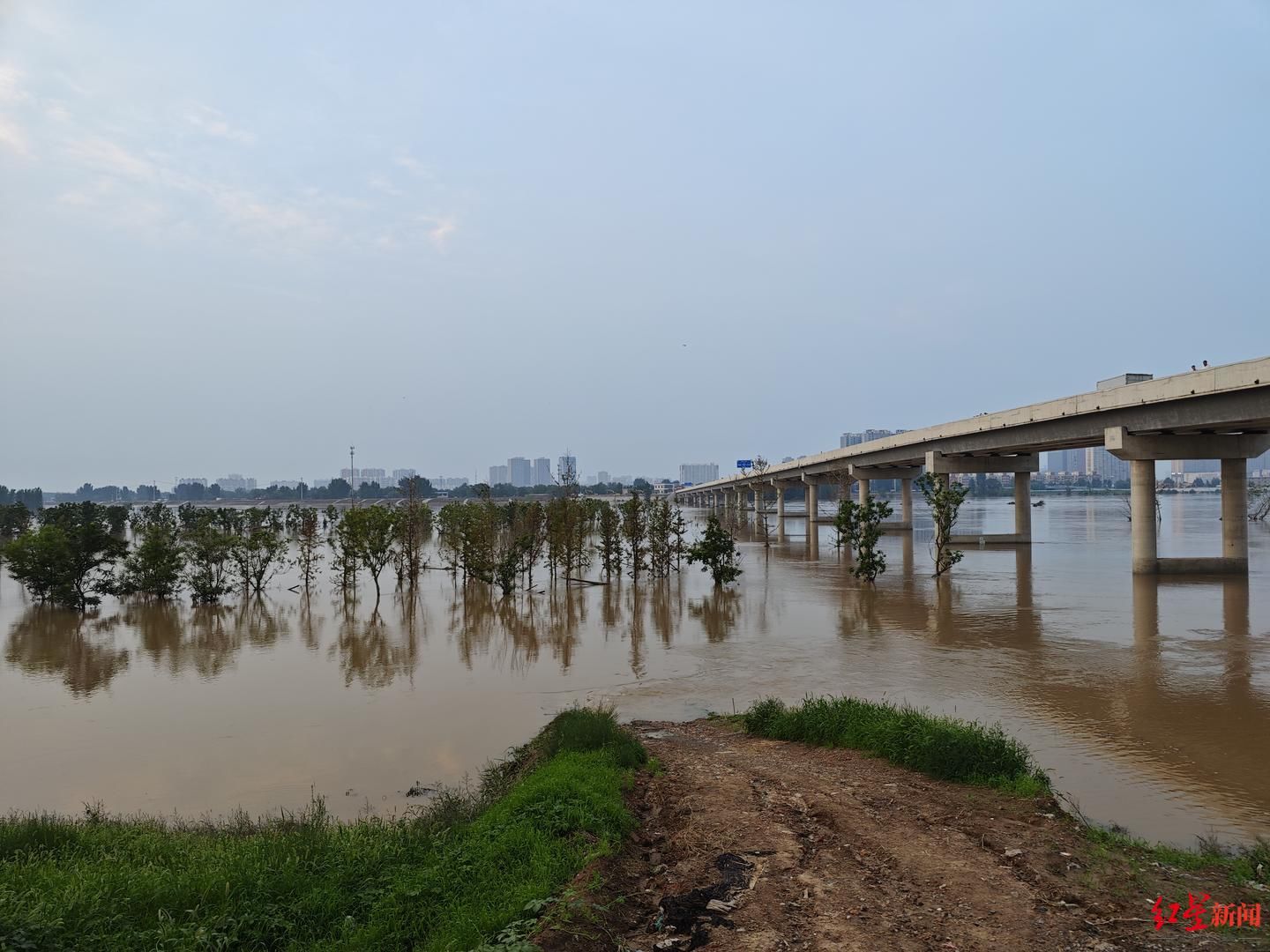 河北白沟新城居民紧急撤离！当地：水位已下降，建议缓几日再返回