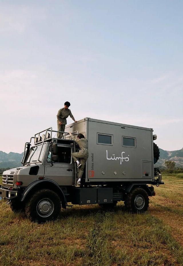  LAMFO|独家对话LAMFO创意总监何可，为何穿搭是个人时尚审美的最直接输出？