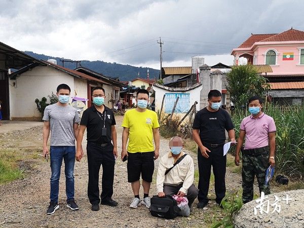 回国|在梅州警方规劝下 这名跨国在逃人员回国自首了！