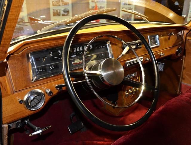  红旗|大爷低价买报废红旗，清洗后土豪出价300万购买，大爷：我差钱？