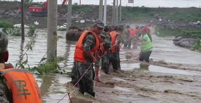 战友|排长冒小驰脱离危险 战友祝福25岁生日