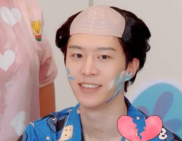  秃头|同样是秃头假发，贾玲杨迪看不下去，看到郑爽，原谅我想多看几眼