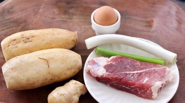  家常|入秋的莲藕最脆，家常版藕盒做法，老公1次能吃10多个