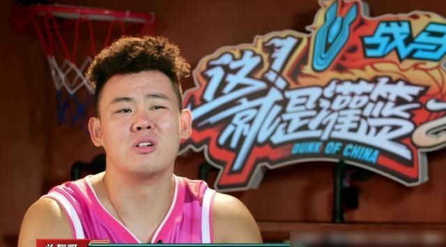  进去|《这就是灌篮2》头盔上篮不能进去，团队篮球适合他吗？