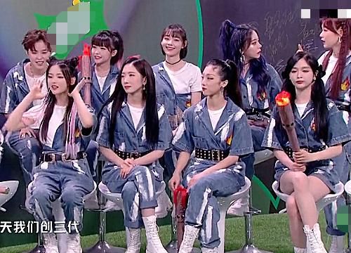  设计|火箭少女给硬糖少女设计手势，张大大让陈卓璇评价，下意识反应显情商