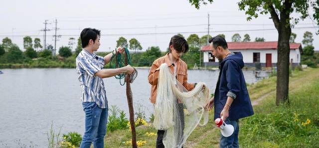  捕鱼|王一博现身成赛车手、林允钱枫成CP？《天天向上》变实现梦想秀