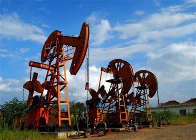 能供|石油还能供人类使用几年?科学家:不到50年石油就会枯竭?