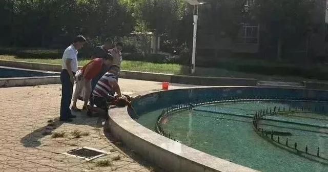  触电|3岁女童公园玩耍时落水，3名大人先后施救不幸触电，2死2伤