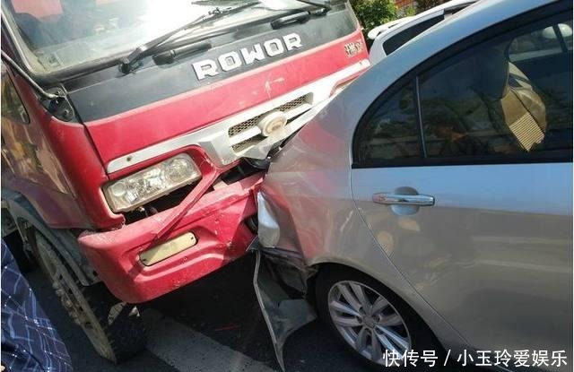  遭大|吉利帝豪遭大货车严重追尾，车主：这质量有点吓人啊！