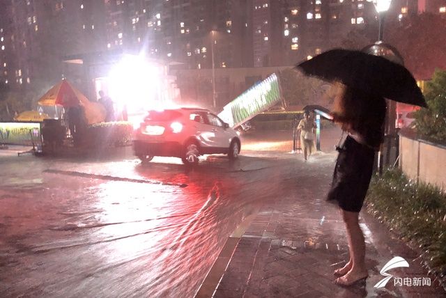 积水|组图｜济南发布雷电暴雨“双黄”预警！部分路段积水严重