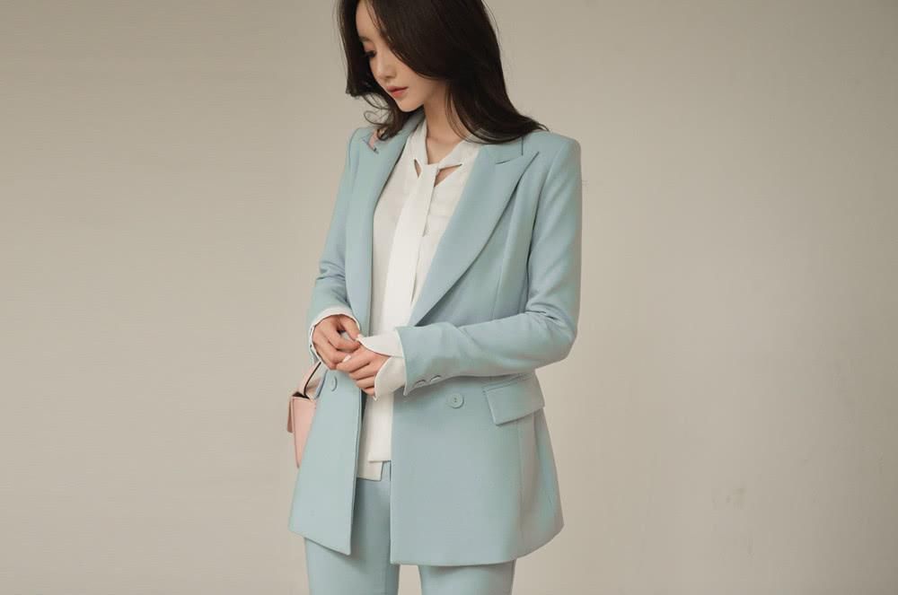 商务|超美珠珠:女强人帅气白领时尚,天海玻蓝苏黎世格调商务西装