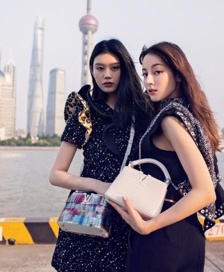  奚梦瑶|奚梦瑶复工走LV秀，神态自然贵太范十足，但腰间的赘肉好明显