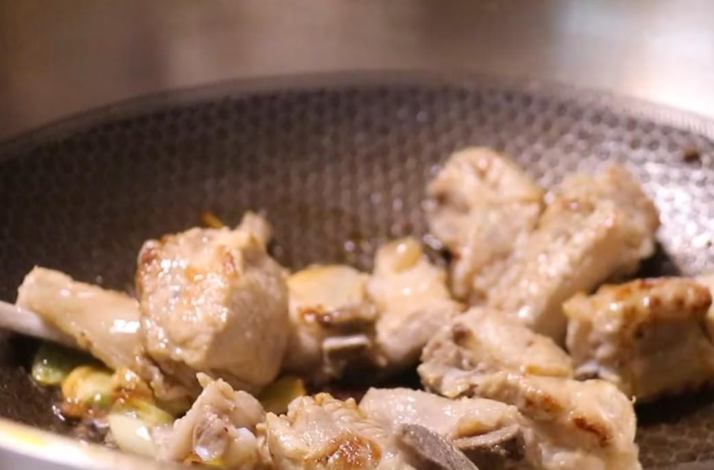 好吃|排骨与土豆是绝配,土豆软绵,排骨入口即化,好吃到停不下来