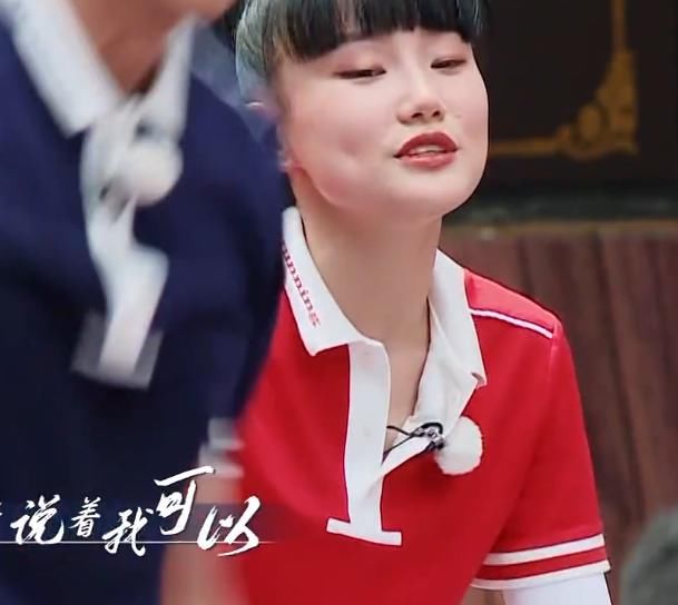  到张大大|张大大端水立“坚强人设”，谁注意身后baby的表情，都懒得装